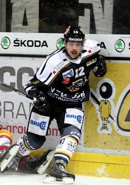 20120303hockeyLuganoFriborgoG.jpg